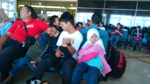 Abaikan  yang berbaju merah itu....